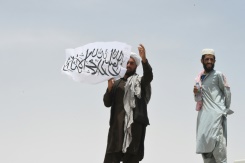 Taliban leader 'favours political settlement' even as offensive rages
