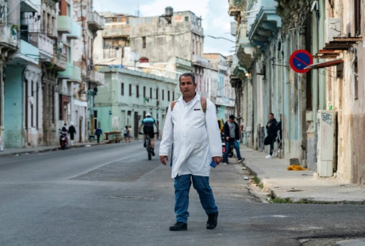 Cuba boosts doctors' wages in bid to halt mass exodus