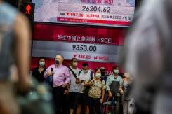 China tries to ease investor fears over crackdown.jpg