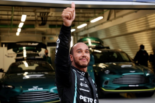 Mercedes in comfort zone, but Hamilton wary of threats to his crown