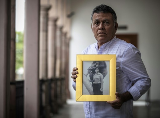 Mexico hunts for missing children of 'Dirty War'