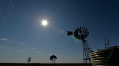 Australian town hits record high temperature of 50.7C