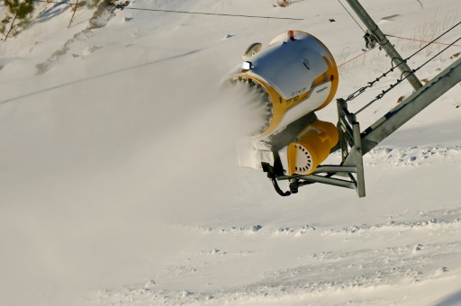 'Snow guns' spewing man-made Beijing Olympics snow raise concerns