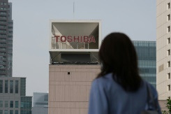 Toshiba to split business into three.jpg