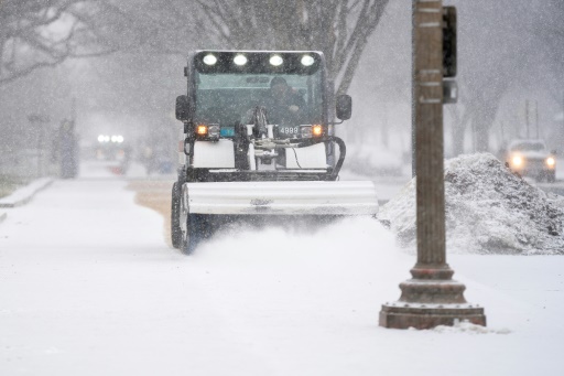 Millions hunker down as storm hits eastern US