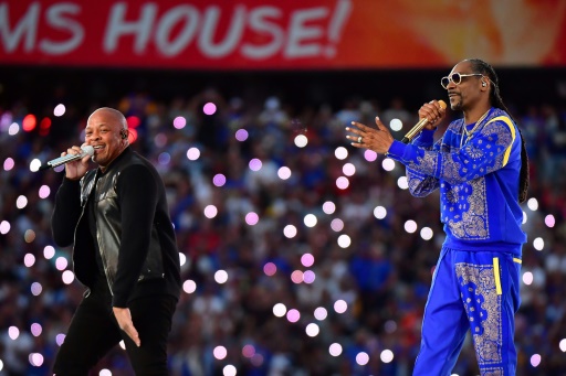 California Love: Dre, Snoop lead Super Bowl set that sees Eminem take knee