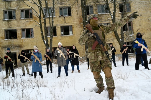 Ukrainians hone survival skills as Russia tensions mount