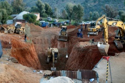 Morocco rescuers dig for boy trapped in well