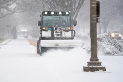 Millions hunker down as storm hits eastern US.jpg