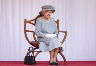 Queen Elizabeth returns to work after Covid.jpg