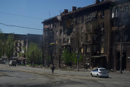 In devastated Mariupol, a daily struggle to survive