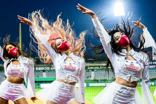 K-pop cheerleaders: the 'flowers' of South Korean baseball