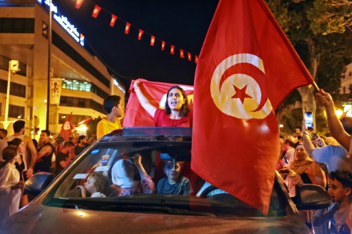 Tunisia approves new constitution in vote with low turnout