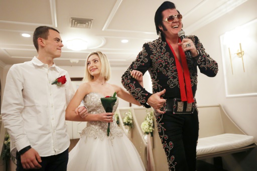 Elvis wedding crackdown leaves Las Vegas all shook up