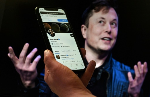 Musk offers to close Twitter buyout deal at original price