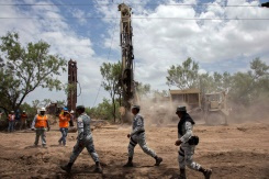 Mexico president urges increased effort to save trapped miners.jpg