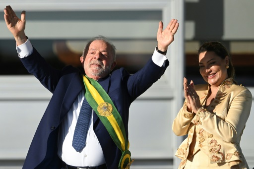 Lula returns vowing to rebuild, reunify Brazil