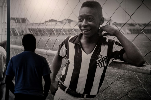 At Pele museum, fans proud of deceased football icon's legacy