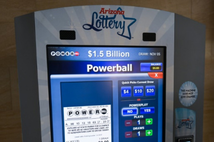 US Powerball jackpot grows to record $1.9 bn.jpg