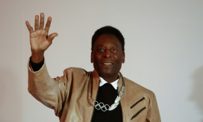 Pele to spend Christmas in hospital as cancer worsens.jpg