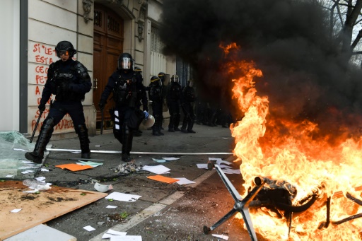 New clashes hit France in Macron pensions standoff