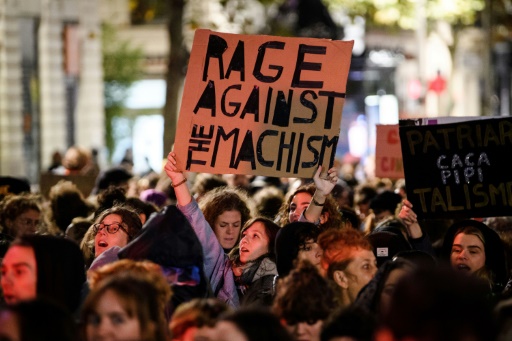 France 'still deeply sexist', report finds