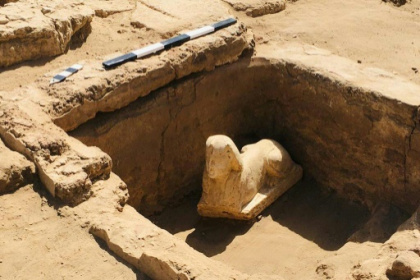 Smiley, dimpled sphinx statue unearthed in Egypt.jpg