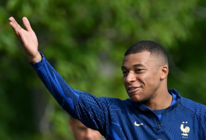 Mbappe future in major doubt after refusal to extend PSG contract.jpg