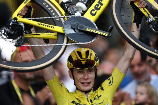 Jonas Vingegaard wins second successive Tour de France