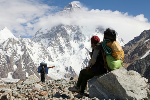 Pakistan's K2 porters tread between tradition and modernity