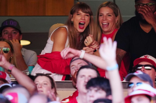 Taylor Swift cheers Chiefs, stoking Travis Kelce romance rumors