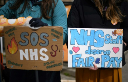 Doctors walk out in UK health service's biggest strike.jpg