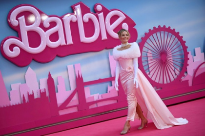 Pretty in pink'Barbie' marketing blitz hits fever pitch.jpg