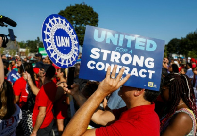 US auto workers' union announces strike kicks off at three plants.jpg