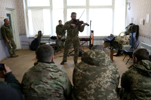 Live music offers respite from Ukraine trench life