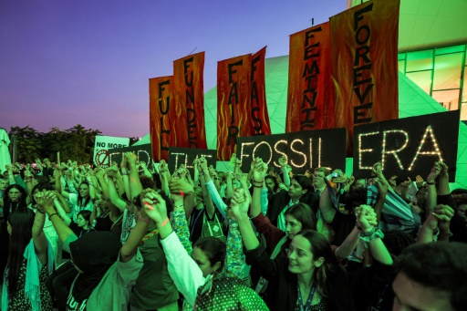 UN summit compromise calls for shift away from fossil fuels