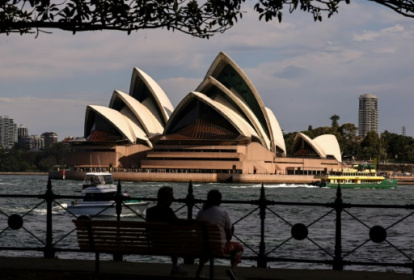 Australians fete Sydney Opera House's 50th anniversary.jpg