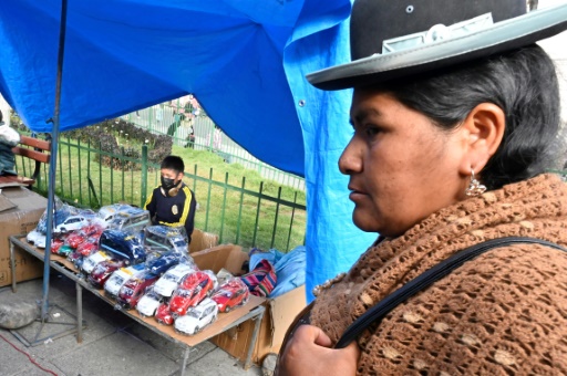 Bolivian inmates pass the time, earn money building miniature cars