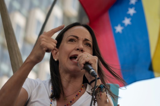 Venezuelan opposition leader denounces official 'persecution'