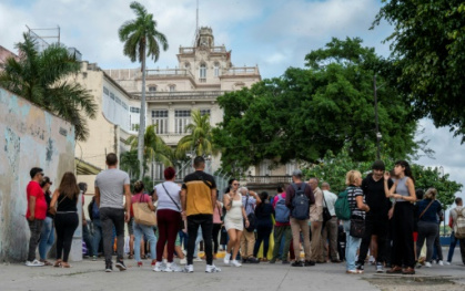 Ailing economy fueling record exodus of Cubans.jpg