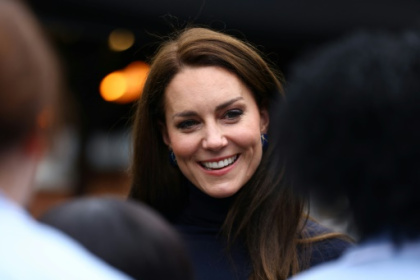 First official image published of UK's Princess Kate after surgery.jpg