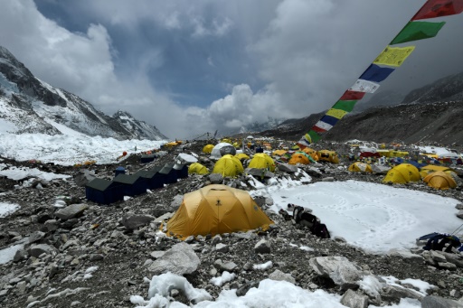 As ice melts, Everest's 'death zone' gives up its ghosts