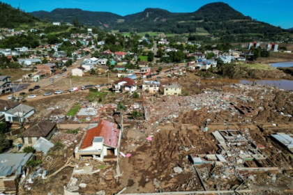 Brazilians pack up after repeat floods.jpg