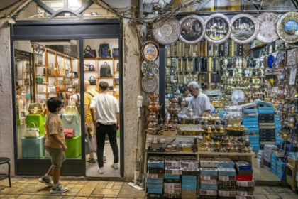 Fake luxuries supplant tradition in Istanbul's Grand Bazaar.jpg