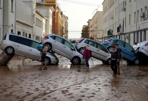 Spain’s warning system under scrutiny as flood toll rises