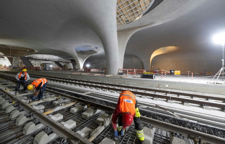 Late trains, old bridges, no signal: Germany's infrastructure woes