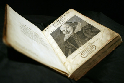 A First Folio edition of William Shakespeares' plays (1623), considered one of the most important books in English literature A First Folio edition of William Shakespeares' plays (1623), considered one of the most important books in English literature
